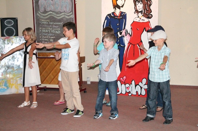 Village Camps International Summer Camp Leysin, Switzerland 2026-08-15 https://www.villagecamps.com/journals_admin/images/701-21-prom night (117).jpg